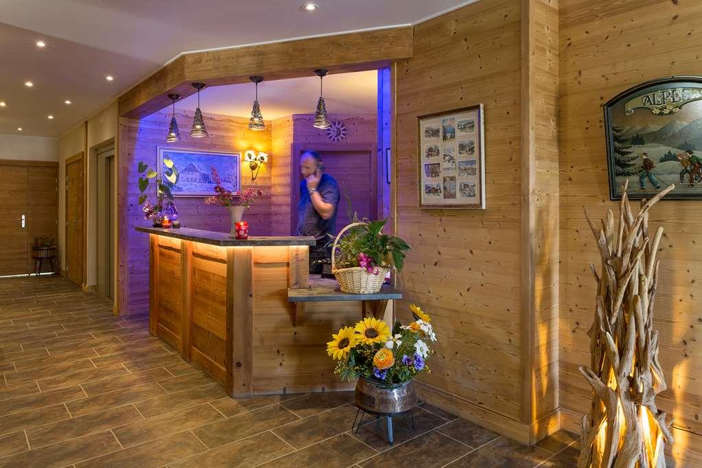 Отель Chalet Htel Le Beausoleil The Originals Relais Fontcouverte-la-Toussuire Интерьер фото